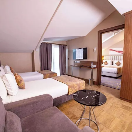 Hotel Ramada By Wyndham Alibeykoy