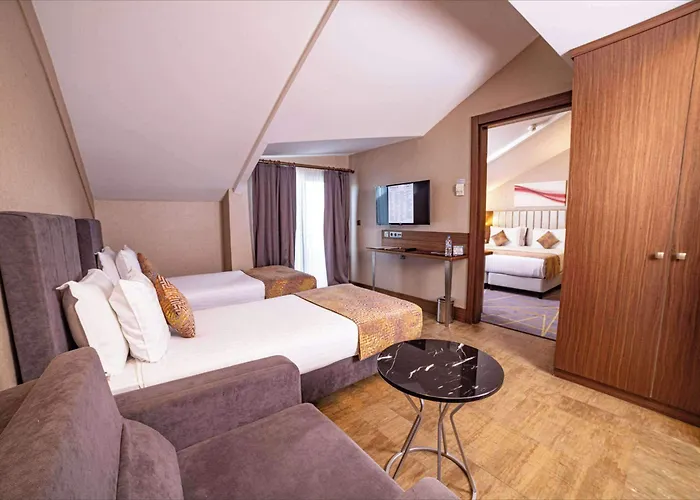 Hotel Ramada By Wyndham Alibeykoy